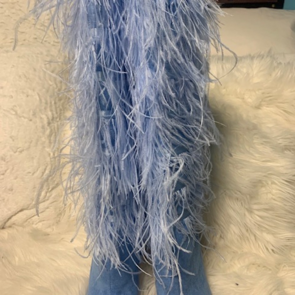 Blue feather trim boots